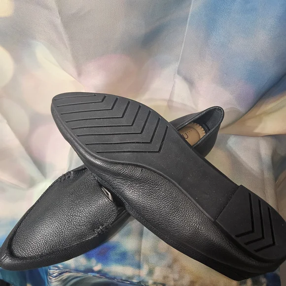 Me Too Leather Women's Classic Black Flats 8.5 NWT - Picture 5 of 6